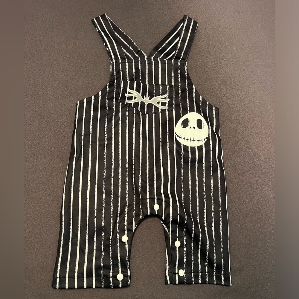 Baby Romper with a Jack Skellington design Size 3-6 Months